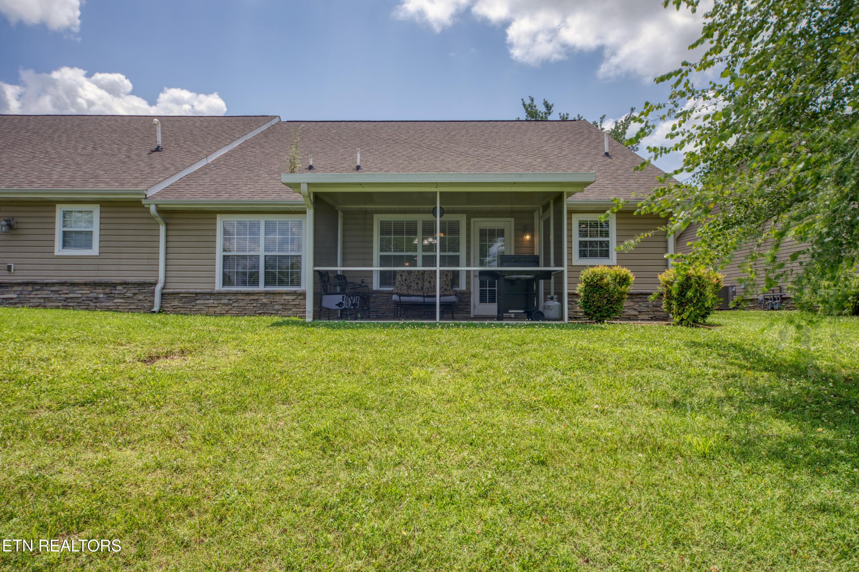 332 Meriwether Way Pigeon Forge, TN 37863 - Photo 2 of 26 0H3A8672_94
