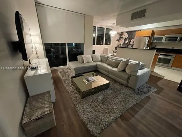 $3,200 | 253 Northeast 2nd Street, Unit 1008, Miami, FL 33132