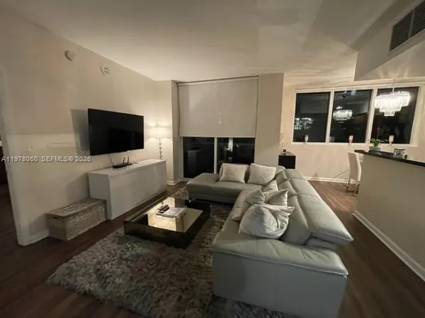 $3,200 | 253 Northeast 2nd Street, Unit 1008, Miami, FL 33132