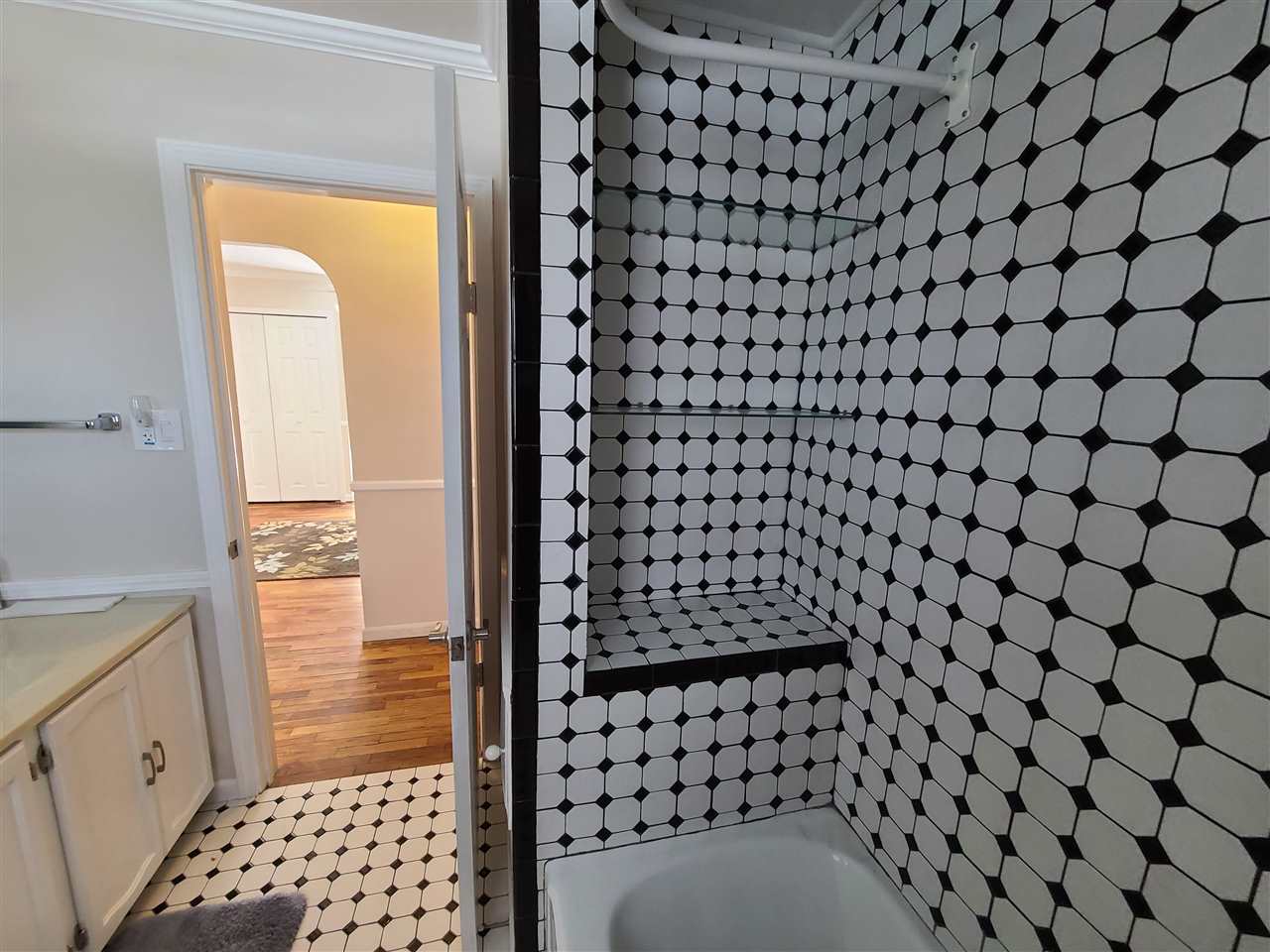 5158 Lennon Road Flint, MI 48507 - Photo 18 of 64 Bath