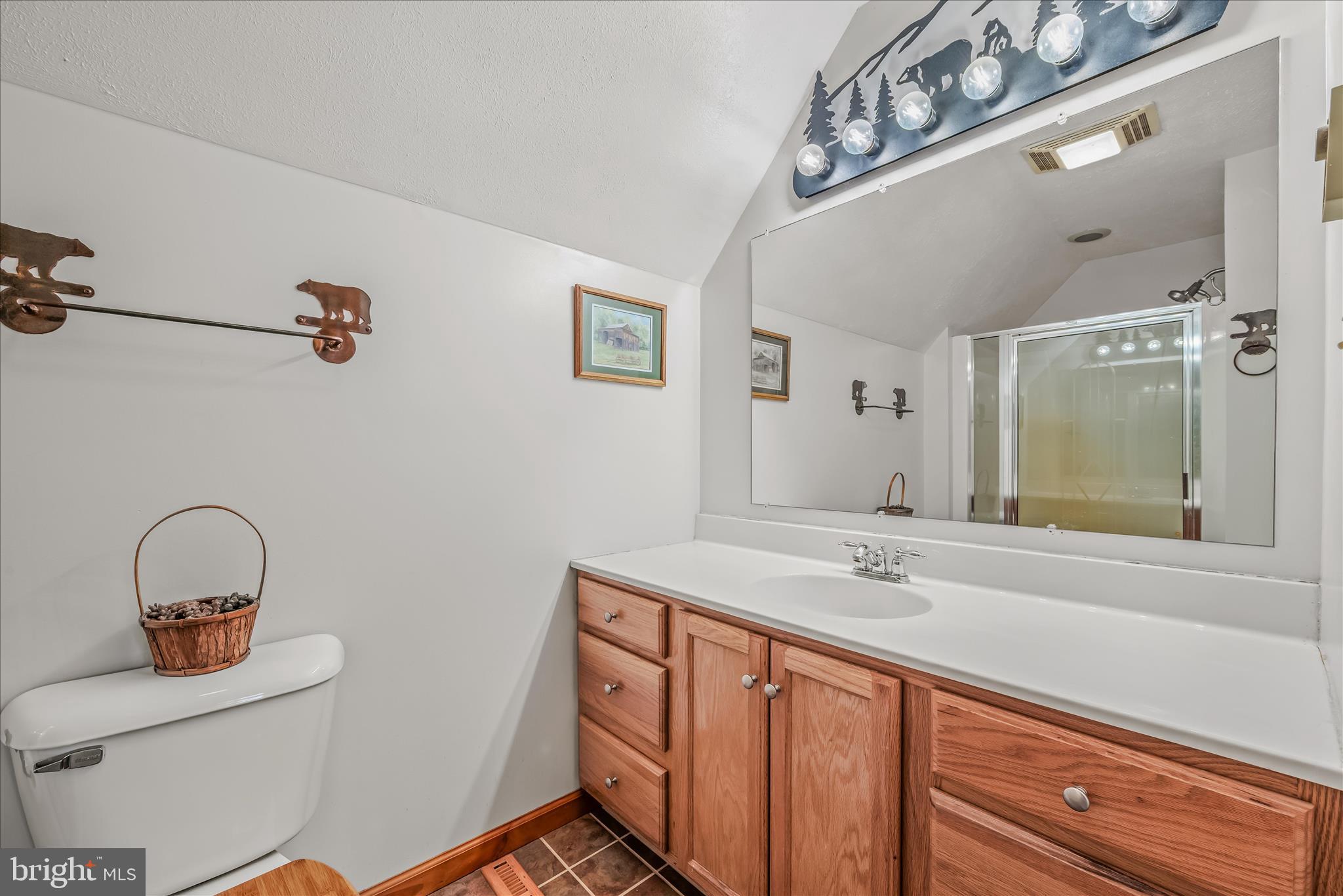 291 Dry Run Lane Berkeley Springs, WV 25411 - Photo 26 of 47 Primary Bathroom
2nd Level