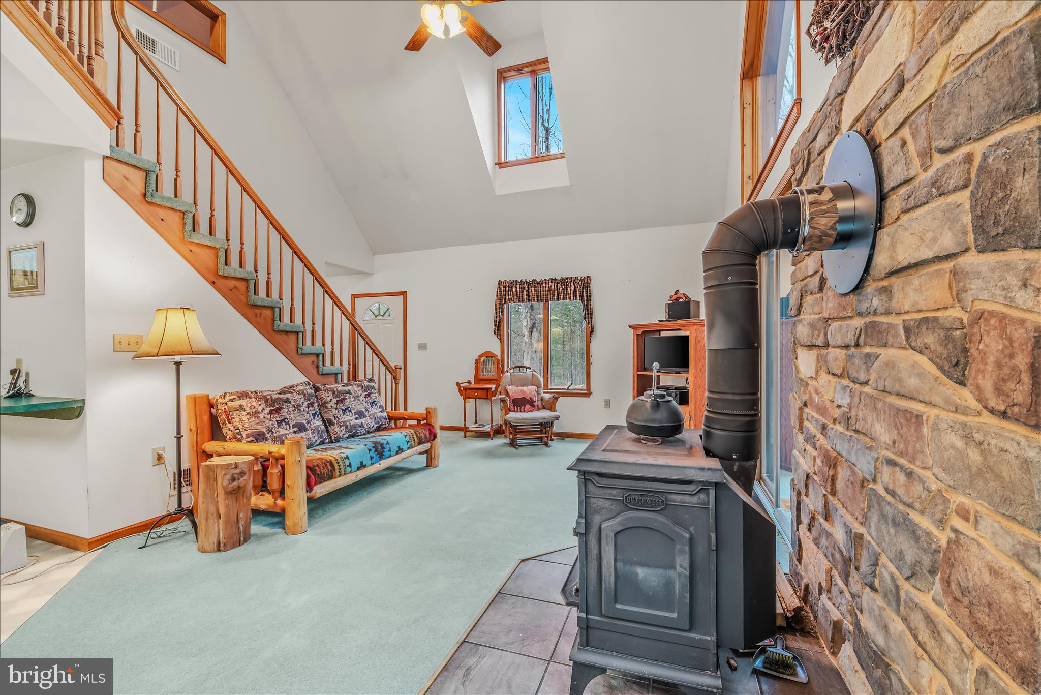 291 Dry Run Lane Berkeley Springs, WV 25411 - Photo 5 of 47 Living Room