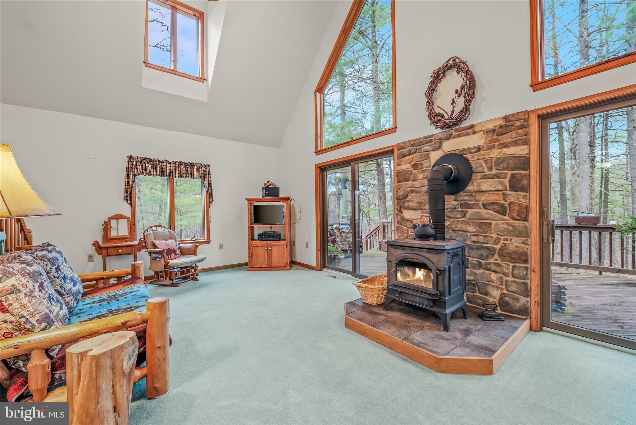 291 Dry Run Lane Berkeley Springs, WV 25411 - Photo 6 of 47 Living Room