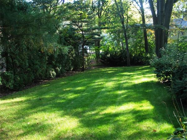 289 Hillcrest Road Needham, MA 02492 - Photo 5 of 6 Gallery Image 5