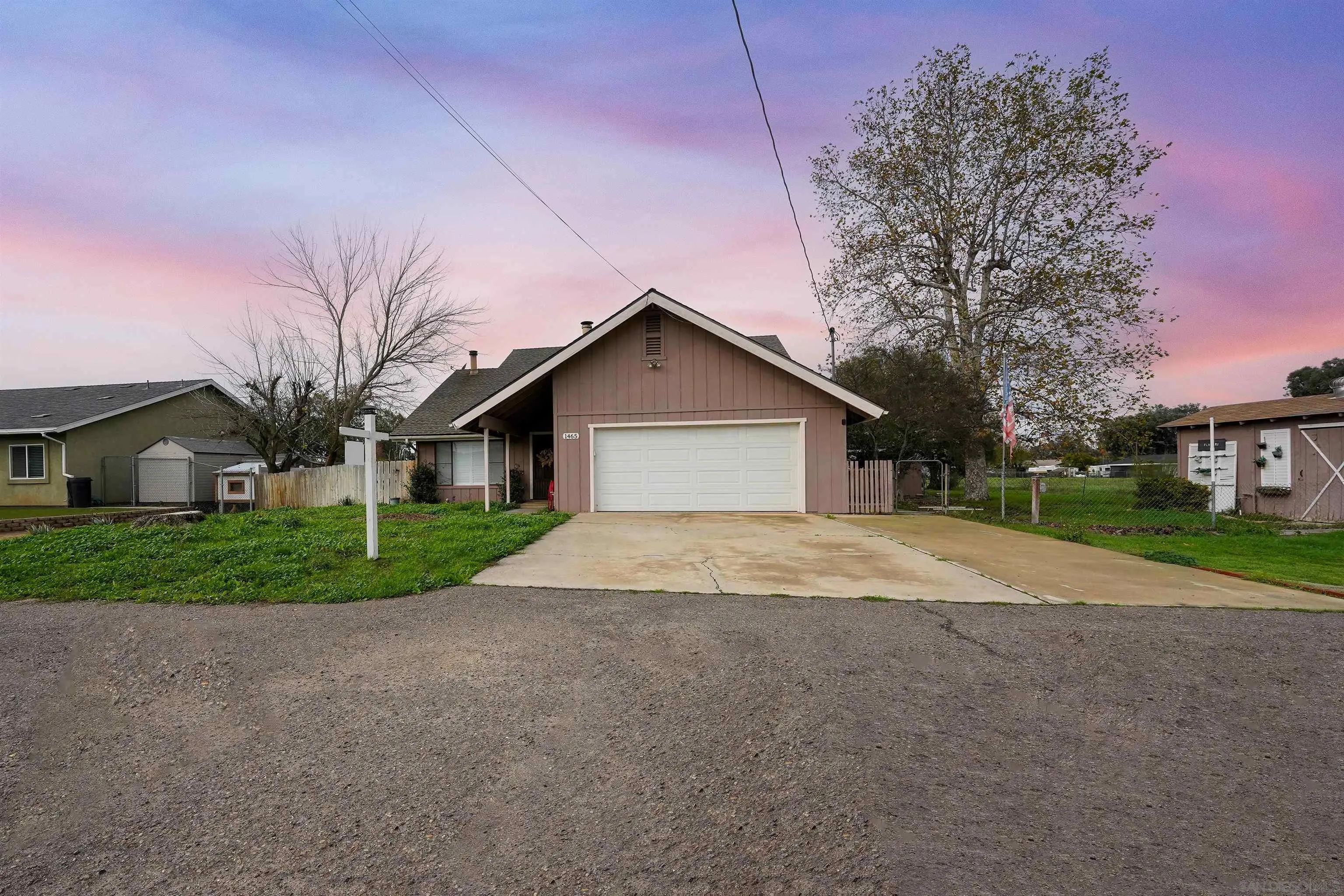 1465 Barnett Road Ramona, CA 92065 - Photo 13 of 43 a front view of house with yard and green space