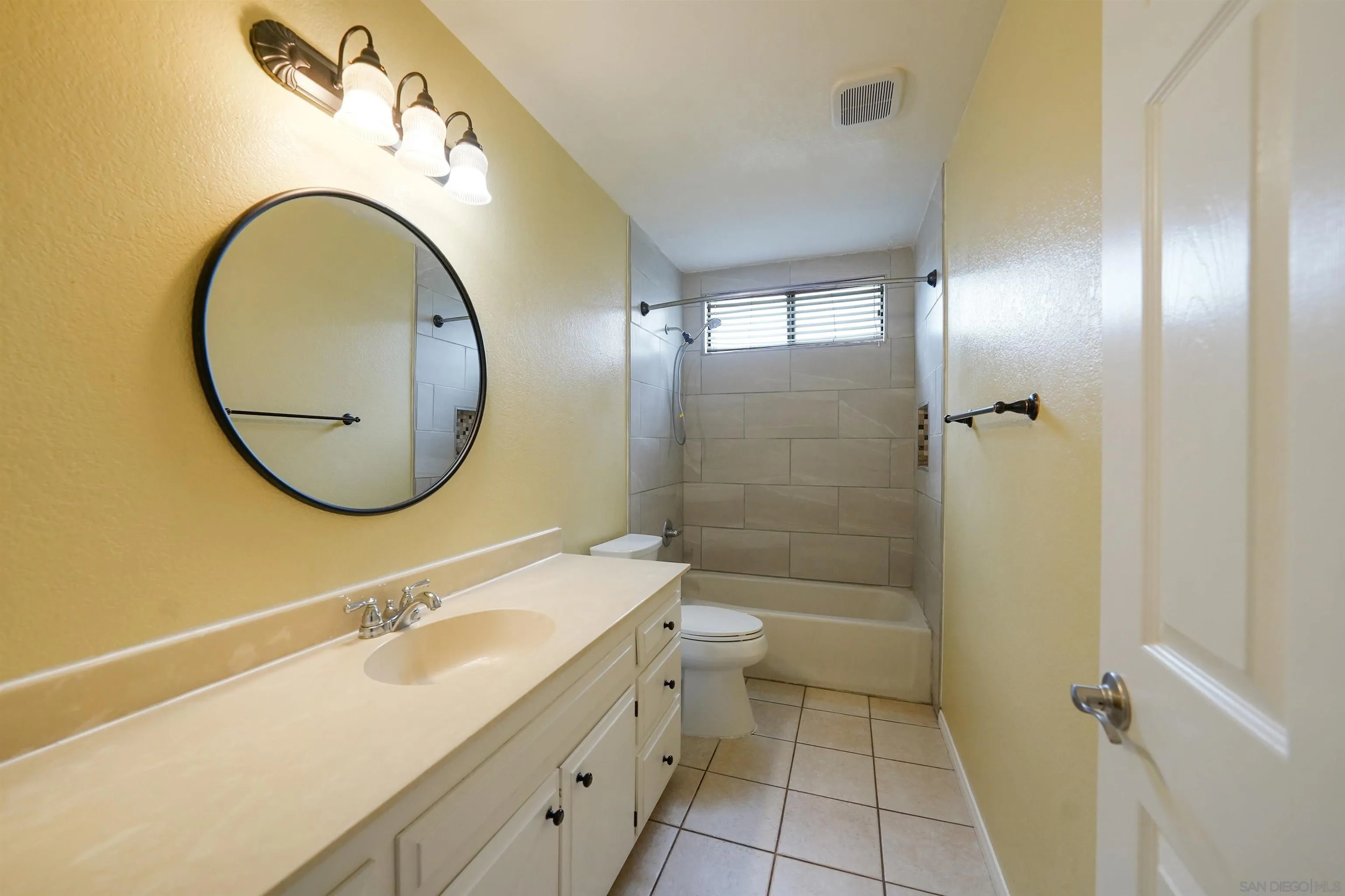 1465 Barnett Road Ramona, CA 92065 - Photo 29 of 43 a bathroom with a sink a toilet and shower