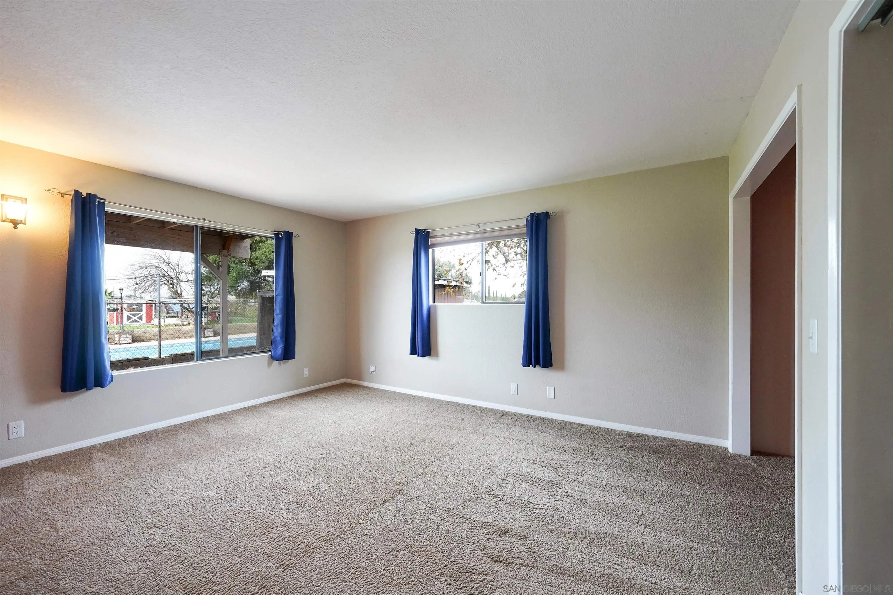 1465 Barnett Road Ramona, CA 92065 - Photo 30 of 43 an empty room with windows