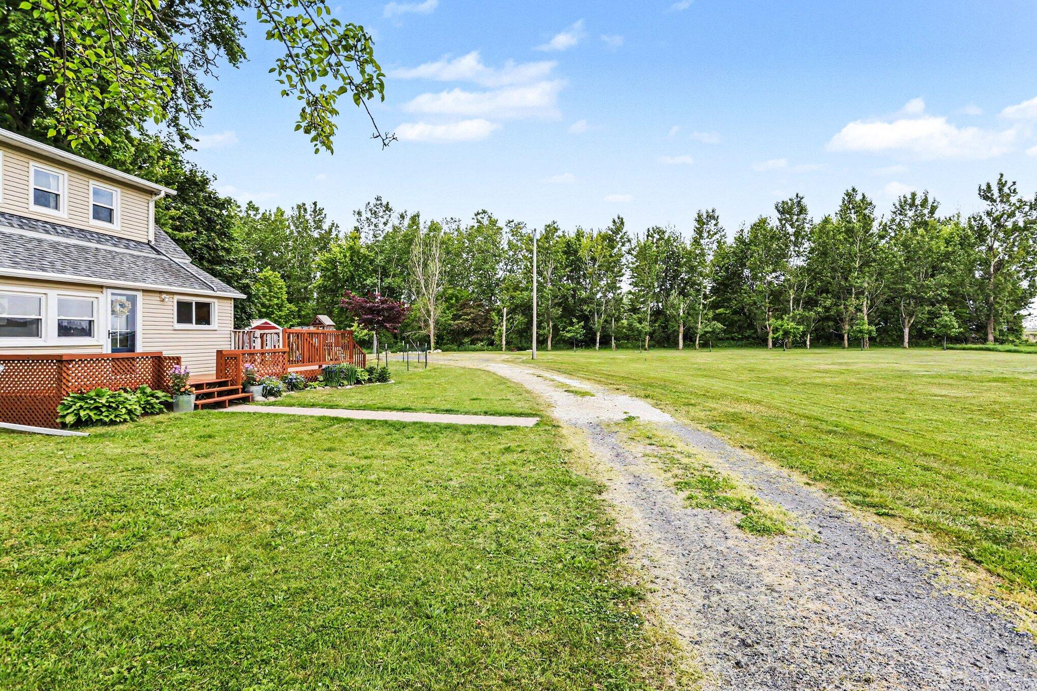 7222 Hollywood Road Berrien Springs, MI 49103 - Photo 5 of 28 005_file_2047