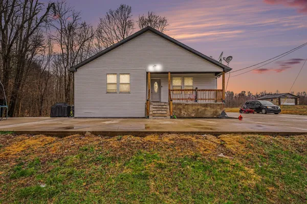 $490,000 | 21556 59 1/2 Street, Bangor, MI 49013