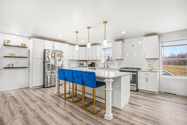 $490,000 | 21556 59 1/2 Street, Bangor, MI 49013