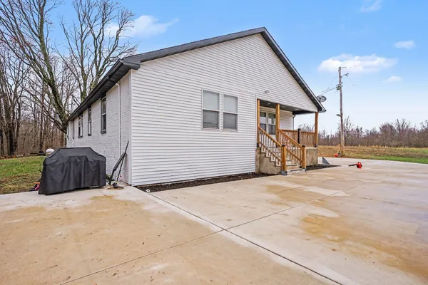 $490,000 | 21556 59 1/2 Street, Bangor, MI 49013