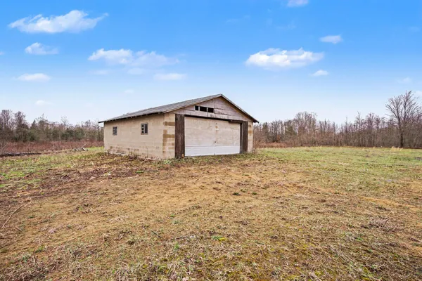 $490,000 | 21556 59 1/2 Street, Bangor, MI 49013