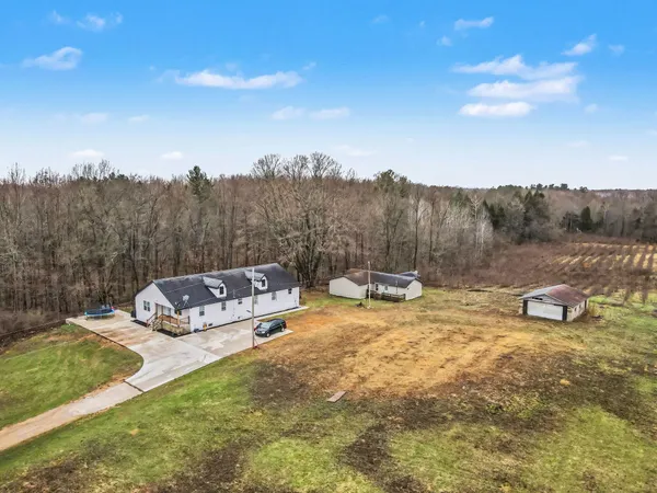 $490,000 | 21556 59 1/2 Street, Bangor, MI 49013