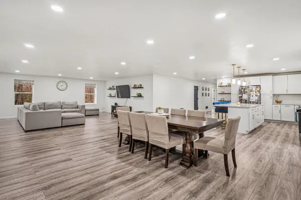 $490,000 | 21556 59 1/2 Street, Bangor, MI 49013