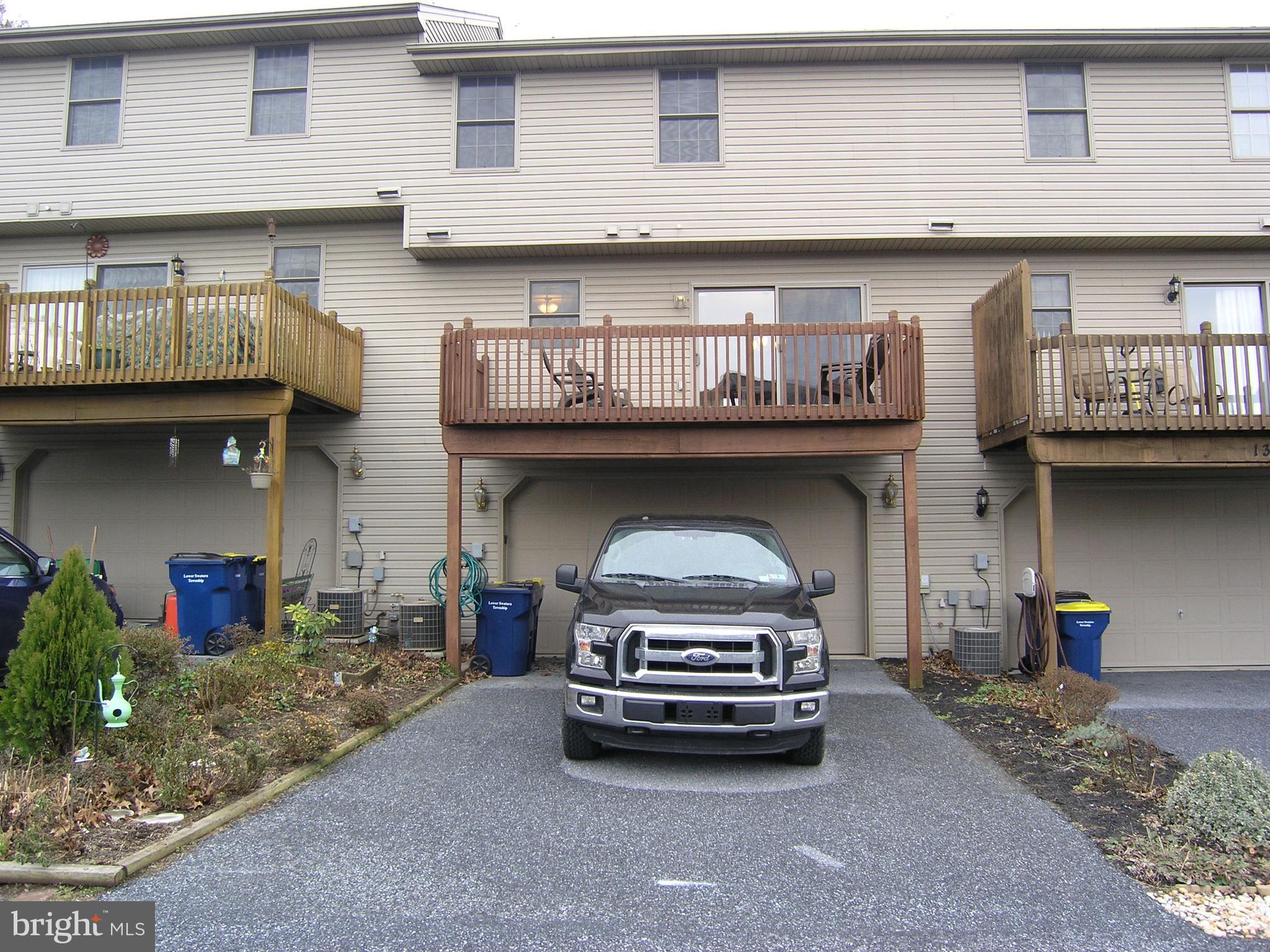 1386 Overlook Road Middletown, PA 17057 - Photo 2 of 26 Gallery Image 2