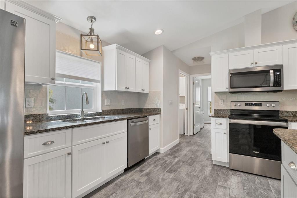 108 Albatross Road Rotonda West, FL 33947 - Photo 4 of 27