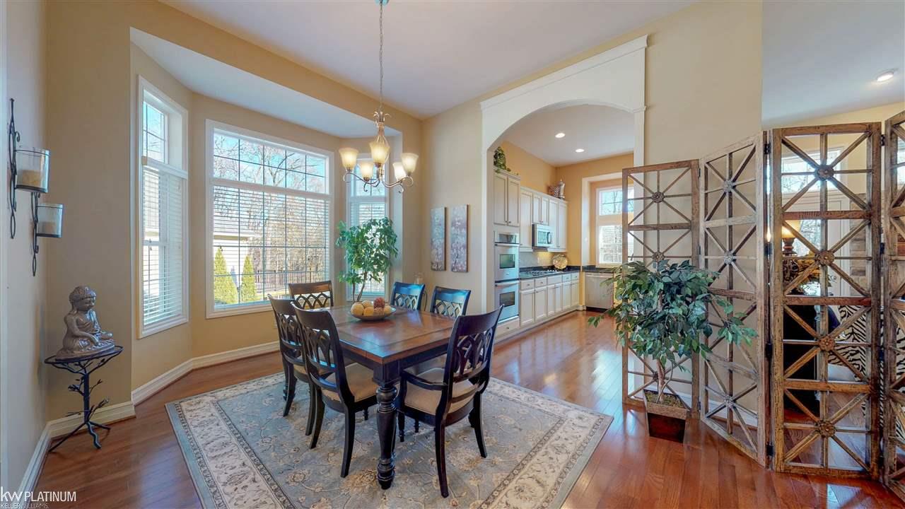 533 Andover Court Rochester, MI 48306 - Photo 19 of 44 Dining Area