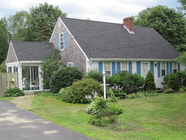 435 First Parish Road Scituate, MA 02066 - Photo 1 of 6 Gallery Image 1