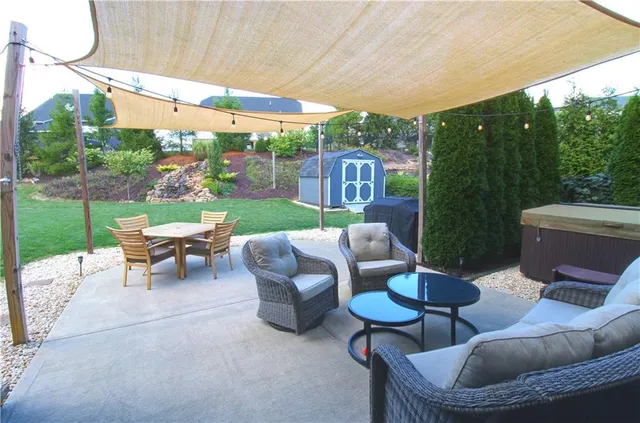 a view of outdoor space