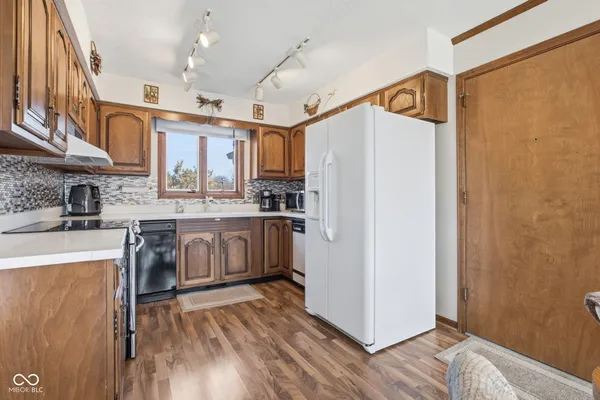 $1,100,000 | 219 Cheshire Circle, Noblesville, IN 46062