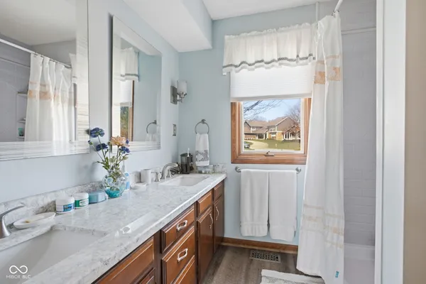 $1,100,000 | 219 Cheshire Circle, Noblesville, IN 46062