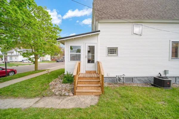 $240,000 | 81 Hillsdale Street, Hillsdale, MI 49242