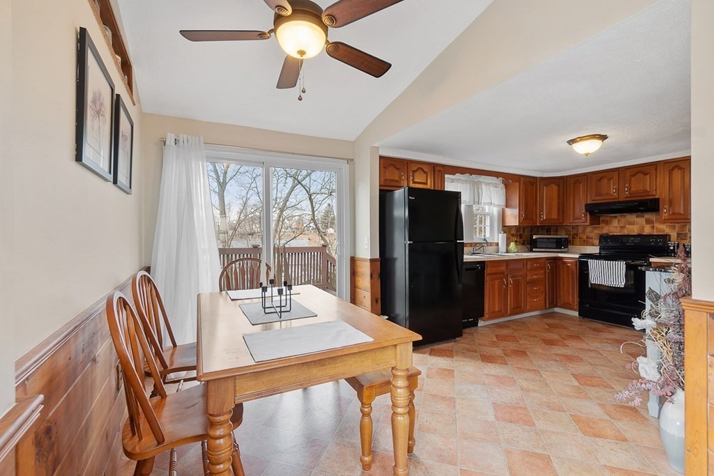 14 Beech Street Chelmsford, MA 01863 - Photo 2 of 27