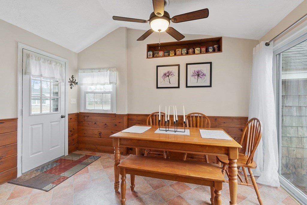 14 Beech Street Chelmsford, MA 01863 - Photo 7 of 27