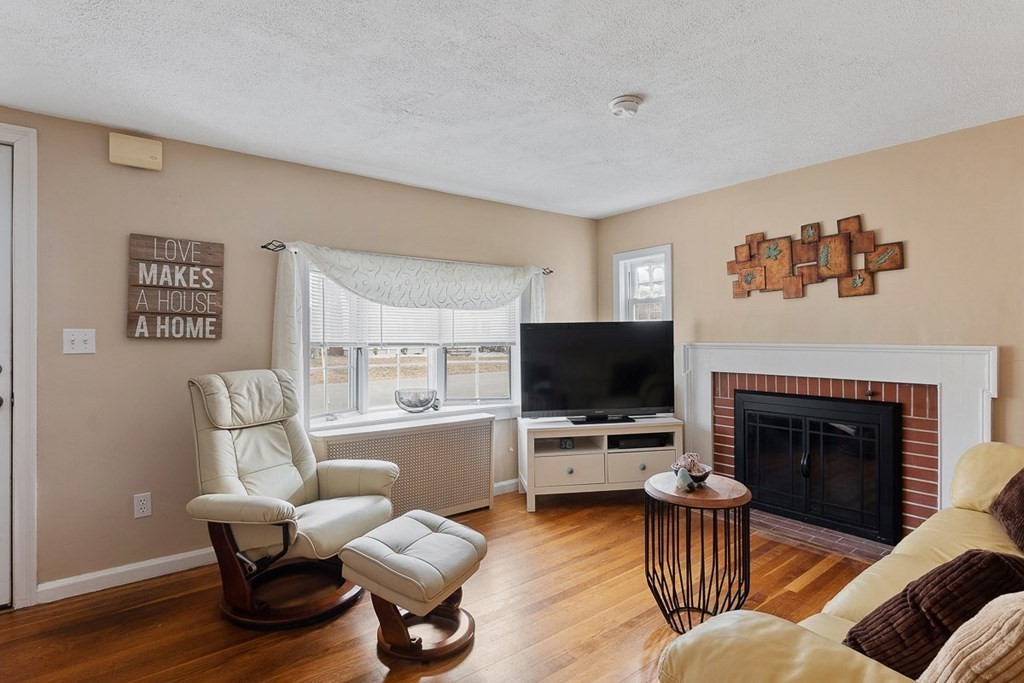 14 Beech Street Chelmsford, MA 01863 - Photo 8 of 27