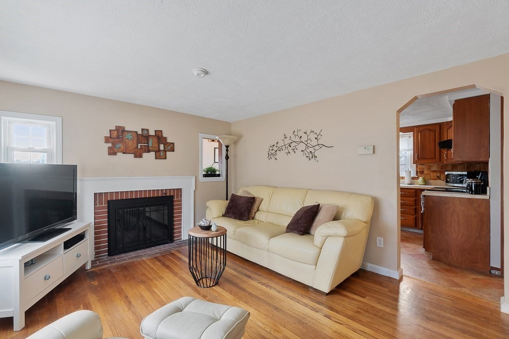 14 Beech Street Chelmsford, MA 01863 - Photo 10 of 27