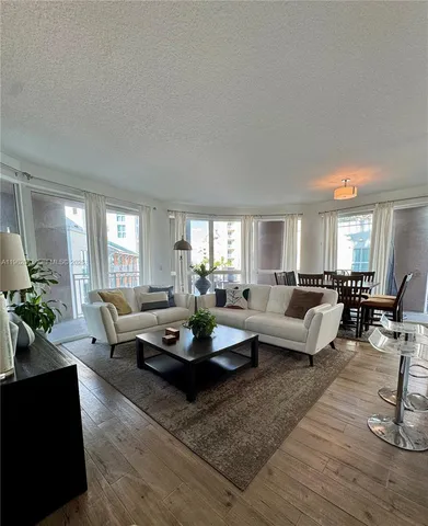 $4,500 | 7275 Southwest 90th Way, Unit 301, Miami, FL 33156