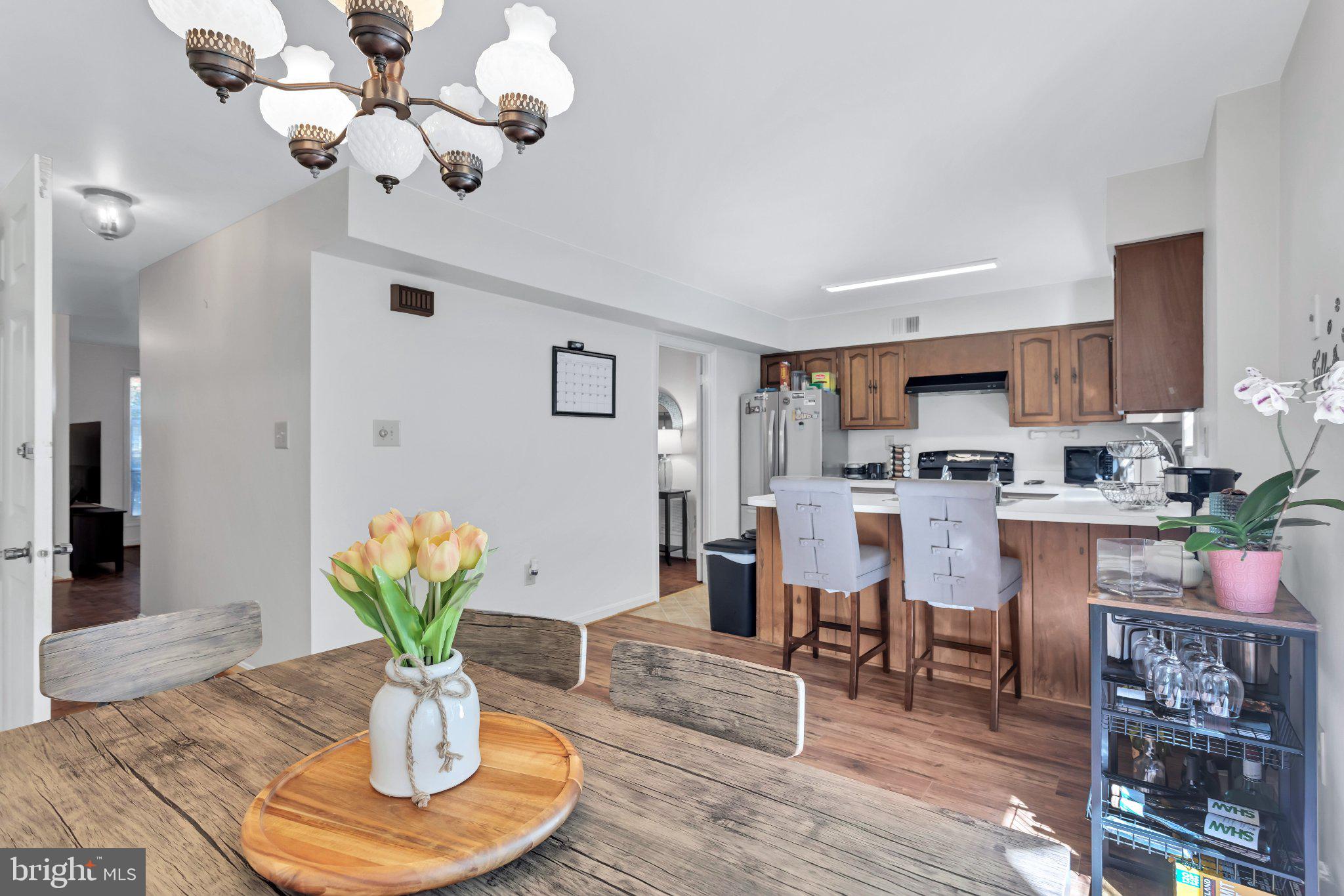 9009 Sweet Birch Court Springfield, VA 22152 - Photo 15 of 34 Bright and inviting dining space.