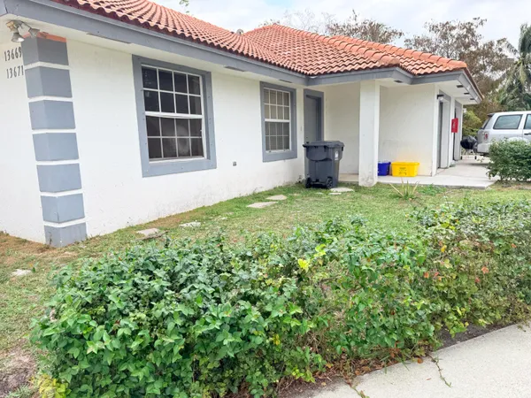 $2,850 | 13675 Yarmouth Court, Wellington, FL 33414