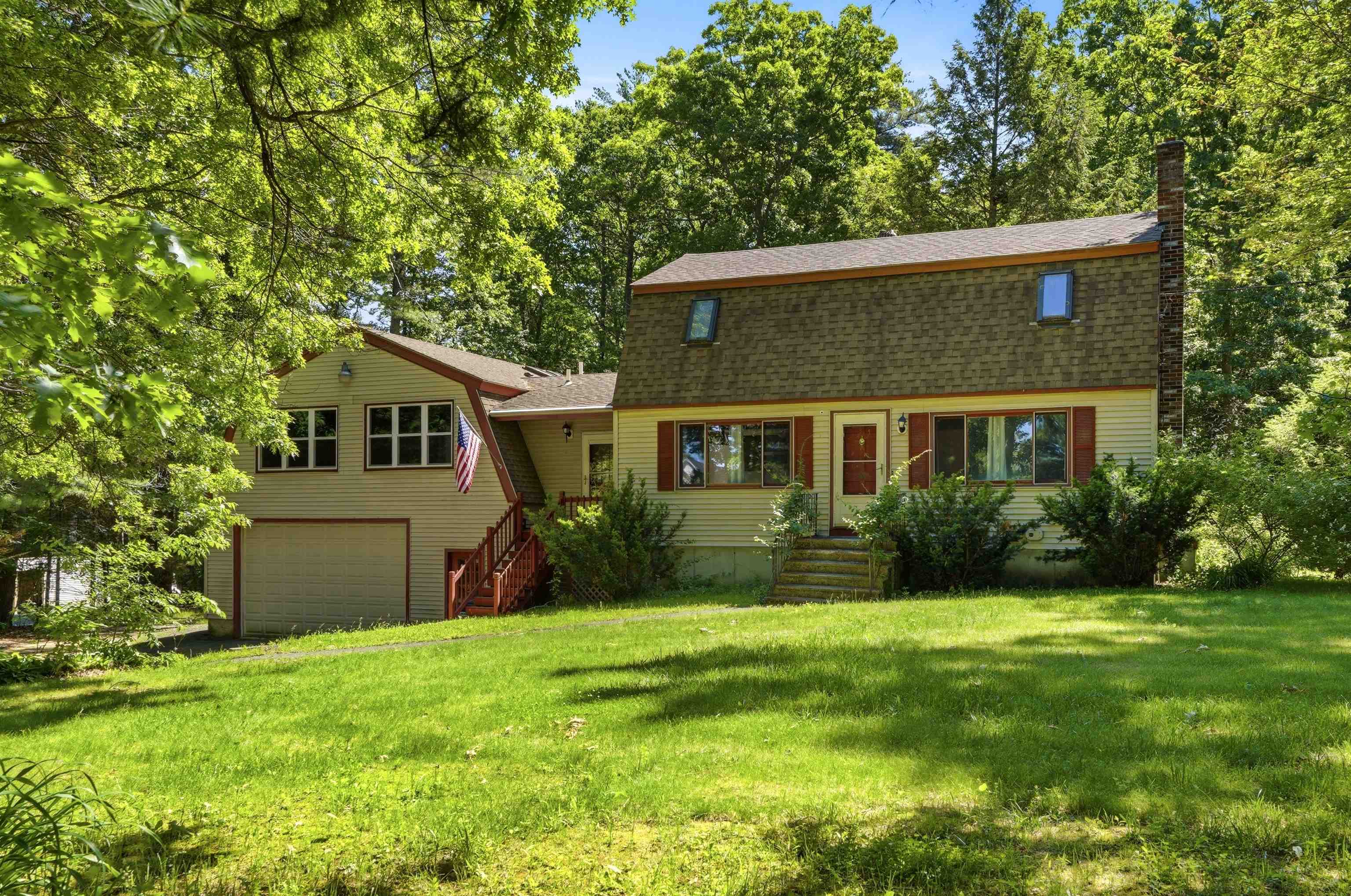 73 Old Chester Road Derry, NH 03038 - Photo 1 of 43
