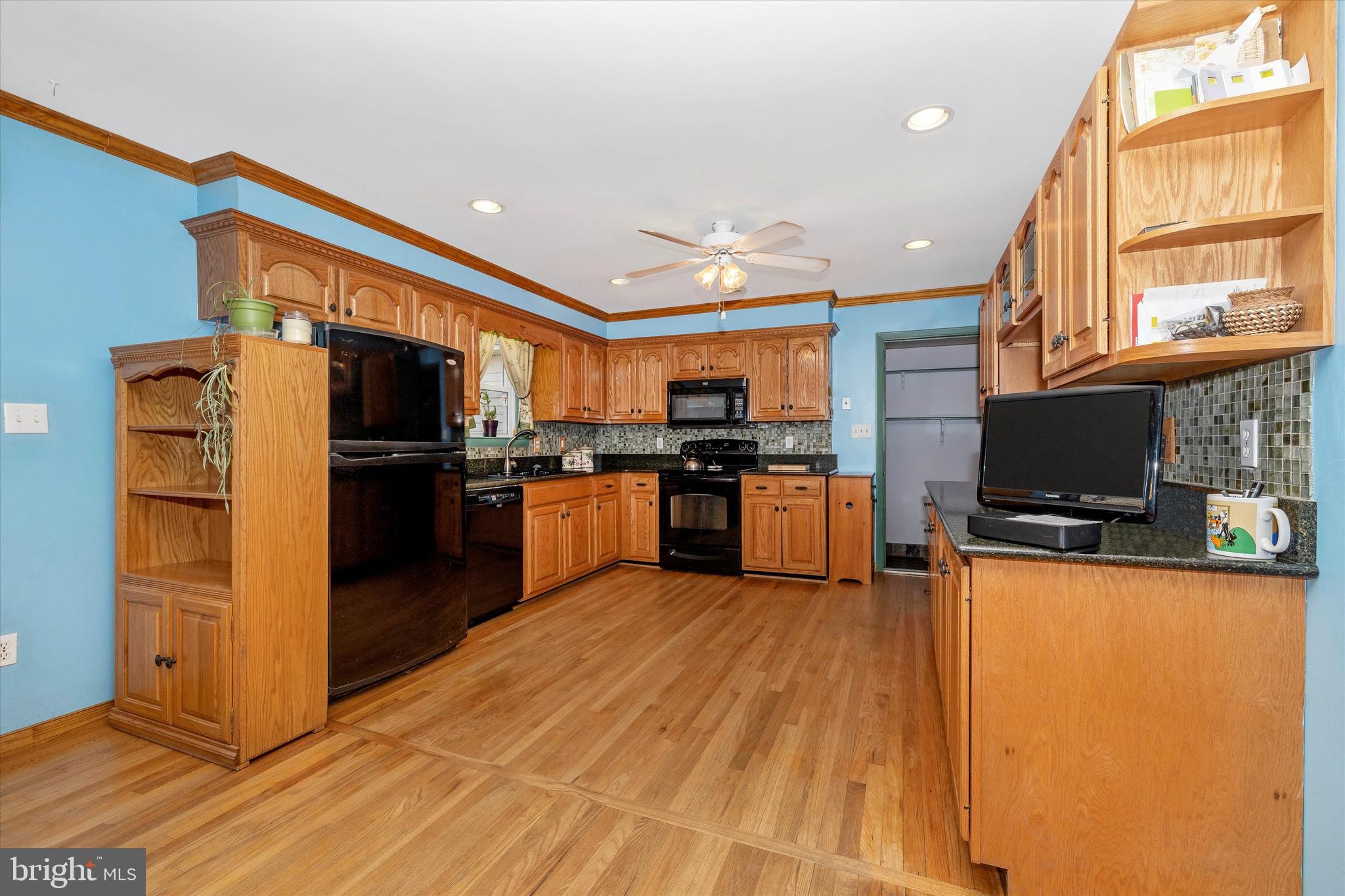 13942 Prospect Road Mount Airy, MD 21771 - Photo 10 of 69 Updated appliances