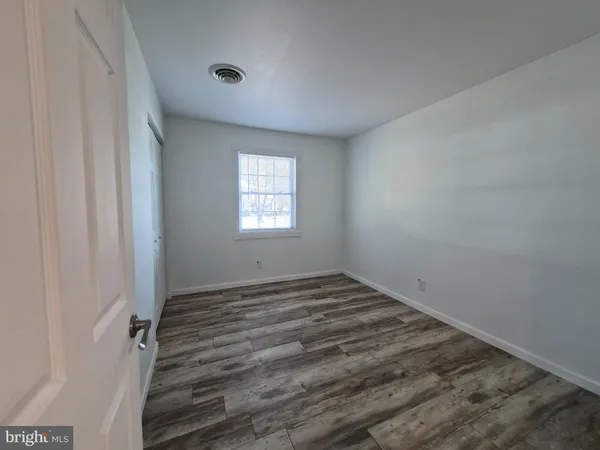a view of empty room with window
