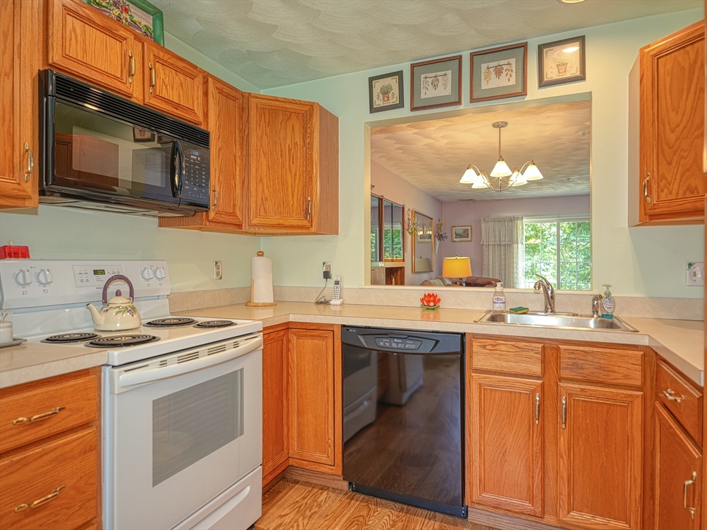 396 Boston Road, Unit 405 Billerica, MA 01821 - Photo 9 of 28