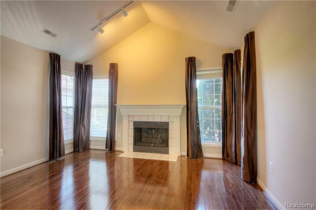 28126 Carlton Way Drive Novi, MI 48377 - Photo 4 of 43