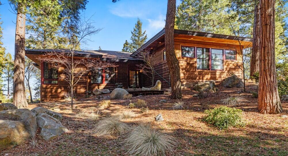 11421 Kestrel Road Klamath Falls, OR 97601 - Photo 2 of 55 Front of Home