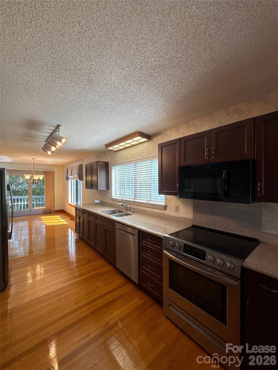 13930 Idlewild Road Matthews, NC 28105 - Photo 10 of 31