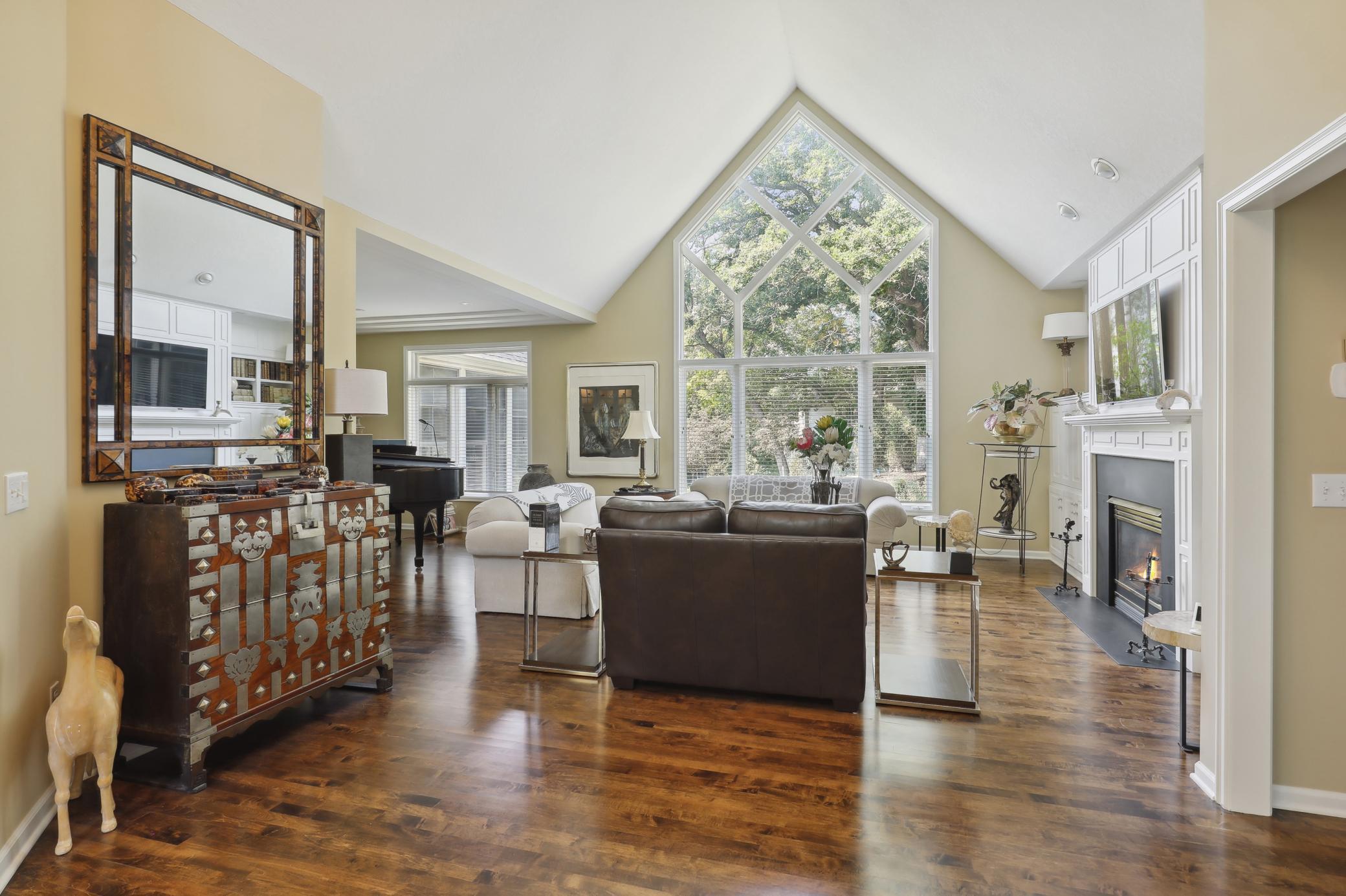 1600 Linner Road Minnetonka, MN 55391 - Photo 3 of 31 Gallery Image 3