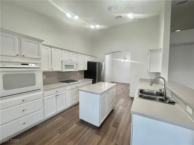 $2,500 | 3816 Waynesvill Street, Las Vegas, NV 89122