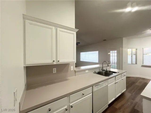 $2,500 | 3816 Waynesvill Street, Las Vegas, NV 89122