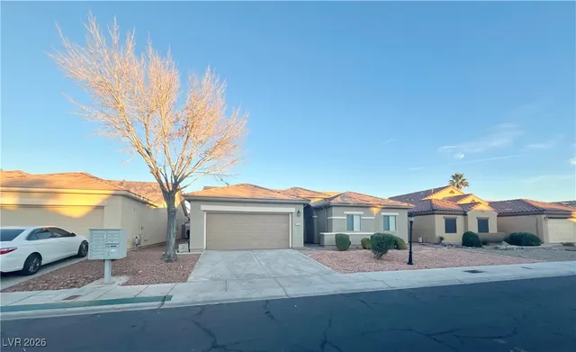 $2,500 | 3816 Waynesvill Street, Las Vegas, NV 89122