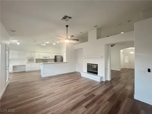 $2,500 | 3816 Waynesvill Street, Las Vegas, NV 89122