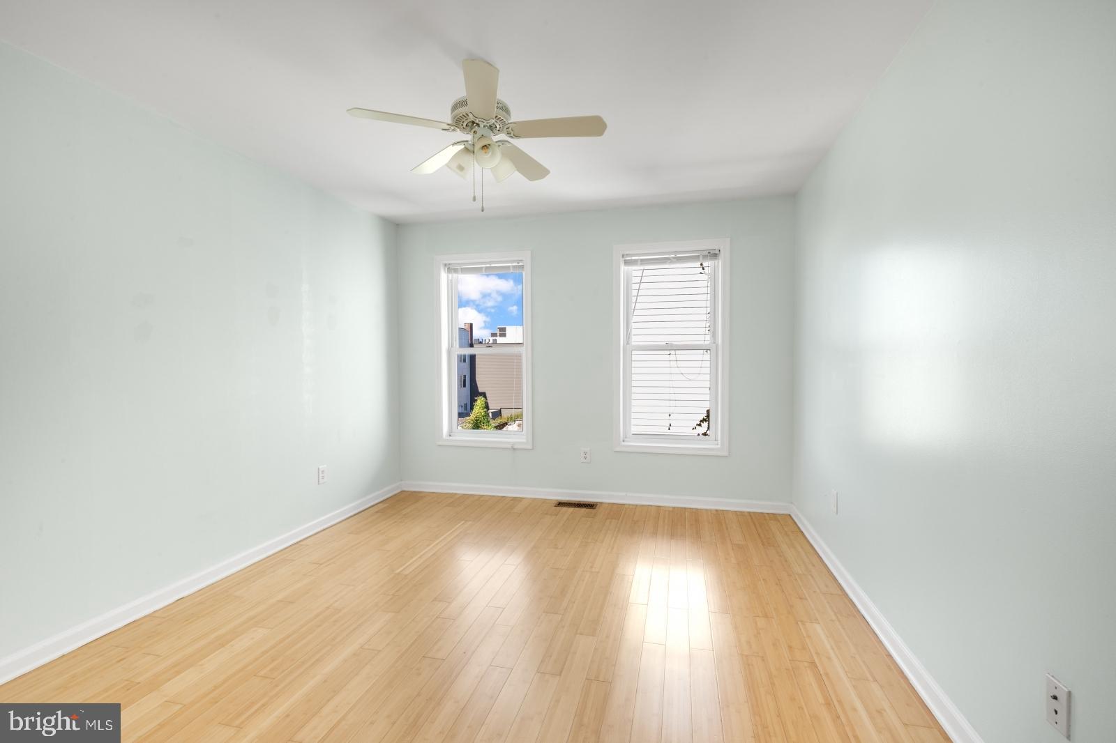 2476 Emerald Street Philadelphia, PA 19125 - Photo 18 of 29