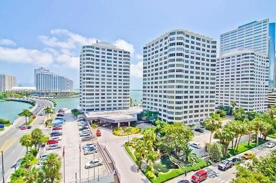 $3,450 | 801 Brickell Bay Drive, Unit 761, Miami, FL 33131