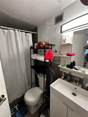 $3,450 | 801 Brickell Bay Drive, Unit 761, Miami, FL 33131