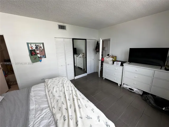 $3,450 | 801 Brickell Bay Drive, Unit 761, Miami, FL 33131