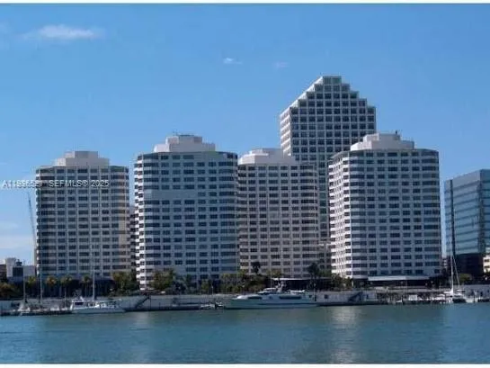 $3,450 | 801 Brickell Bay Drive, Unit 761, Miami, FL 33131